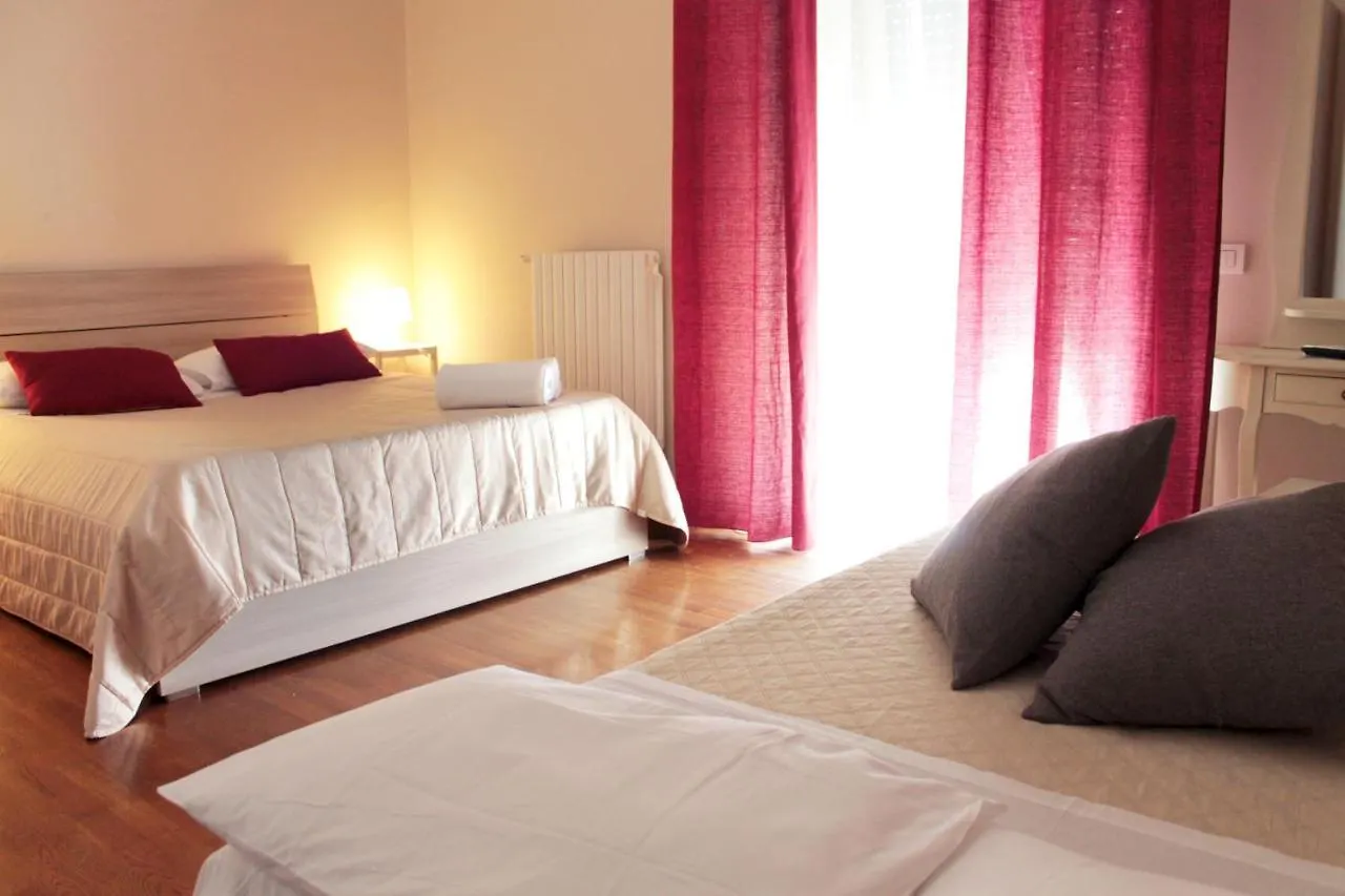 לינה וארוחת בוקר נאפולי Vesuviane 'E Belle 'Mbriane B&B