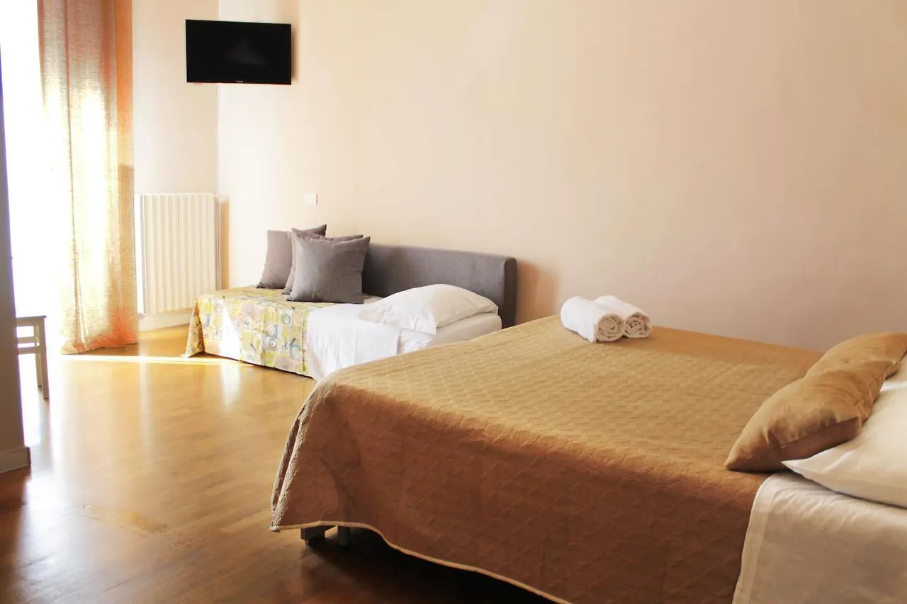 לינה וארוחת בוקר נאפולי Vesuviane 'E Belle 'Mbriane B&B